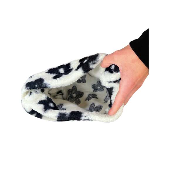 y2k fluffy hobo bag white and black daisys - Picture 6 of 9